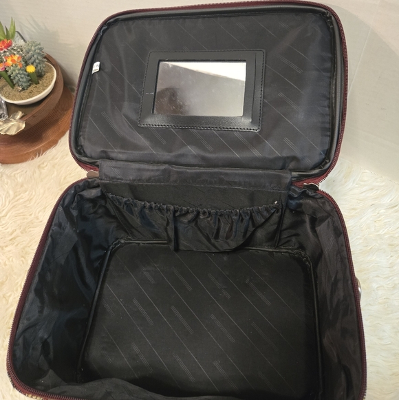 Vintage Tapestry Makeup Bag - Picture 3 of 14